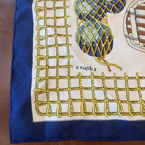 Rare Hermes large silk scarf - Picture 3 of 8
